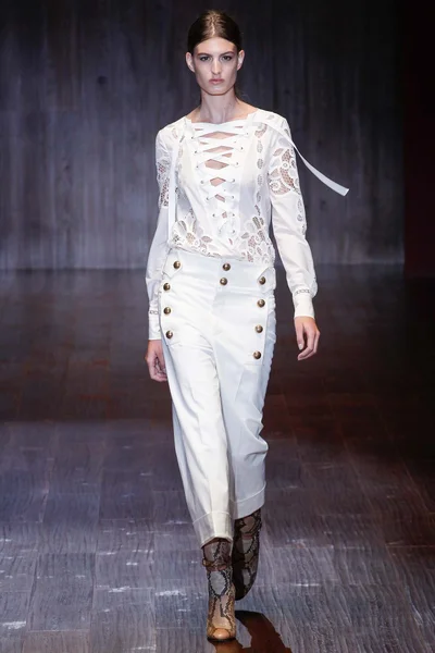 Look 5
